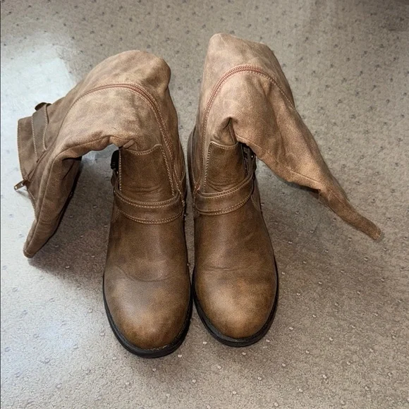 Brown Women's Boots - Picture 2 of 3